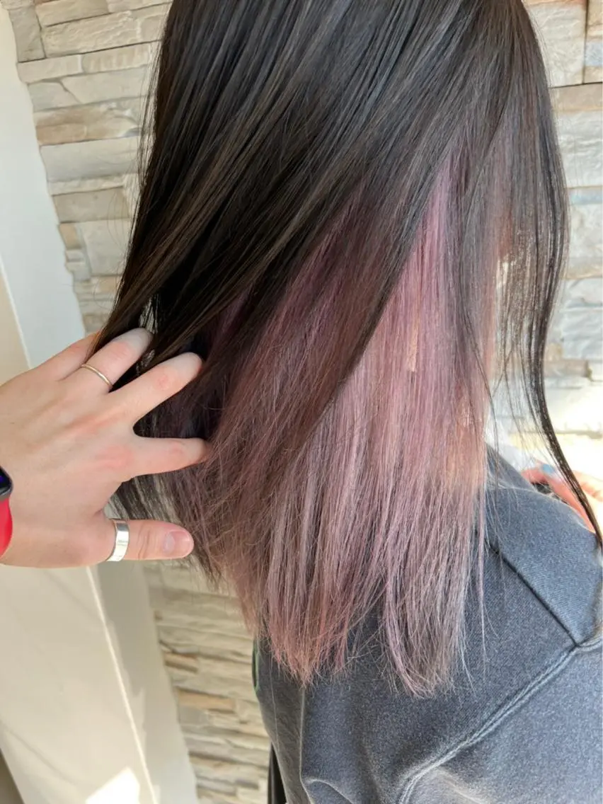 ミディアム カラー ベージュカラー インナーカラー ピンクカラー ピンクベージュ 玉城 和磨のヘアスタイル