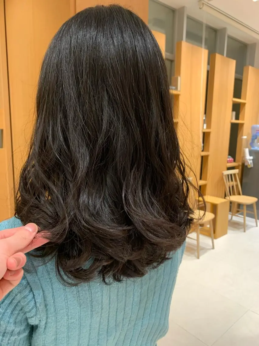 ロング ARMONY秋山輝也 コテ巻き風パーマ特化のヘアスタイル