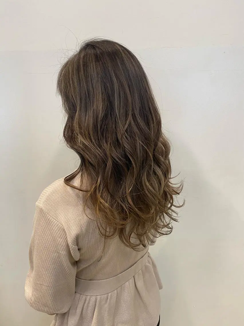 カラー ハイライトカラー カット ヘアカラー 溝口 和弘のヘアスタイル