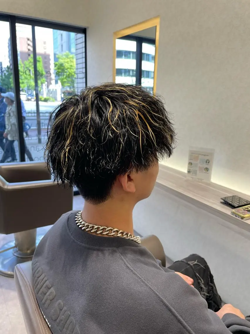 ショート カラー パーマ メンズ メンズブリーチ メンズハイライト メンズメッシュ メンズパーマ メンズツイストパーマ カット ヘアカラー パーマ メンズ特化/今池駅 徒歩1分/岡本一真のヘアスタイル