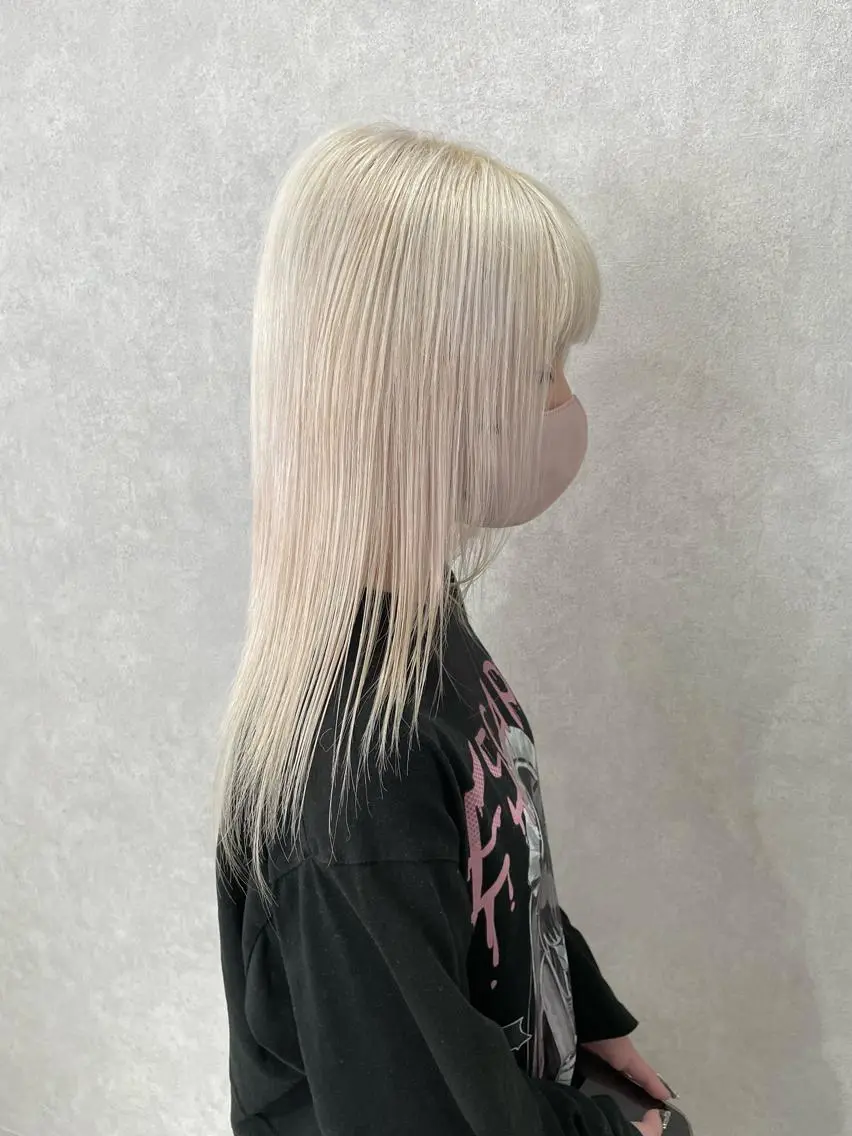 セミロング カラー シルバー ホワイトシルバー Hiro ヒロのヘアスタイル