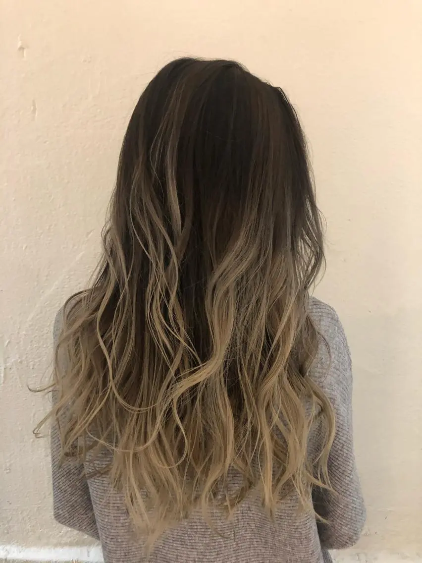 ミディアム レイヤーカット 川田くるみのヘアスタイル