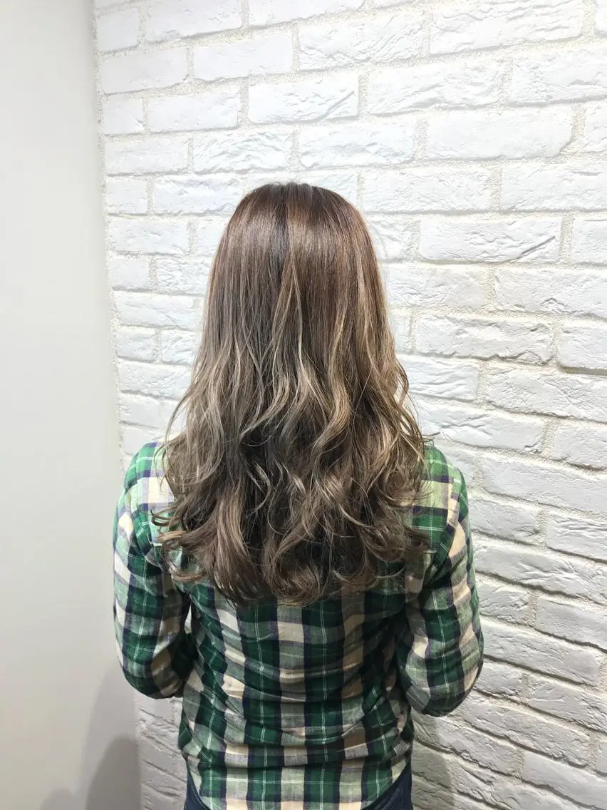ロング カラー ベージュカラー ハイライトカラー ハイライト Neale.♡ ROLA京橋のマツエク・マツパデザイン