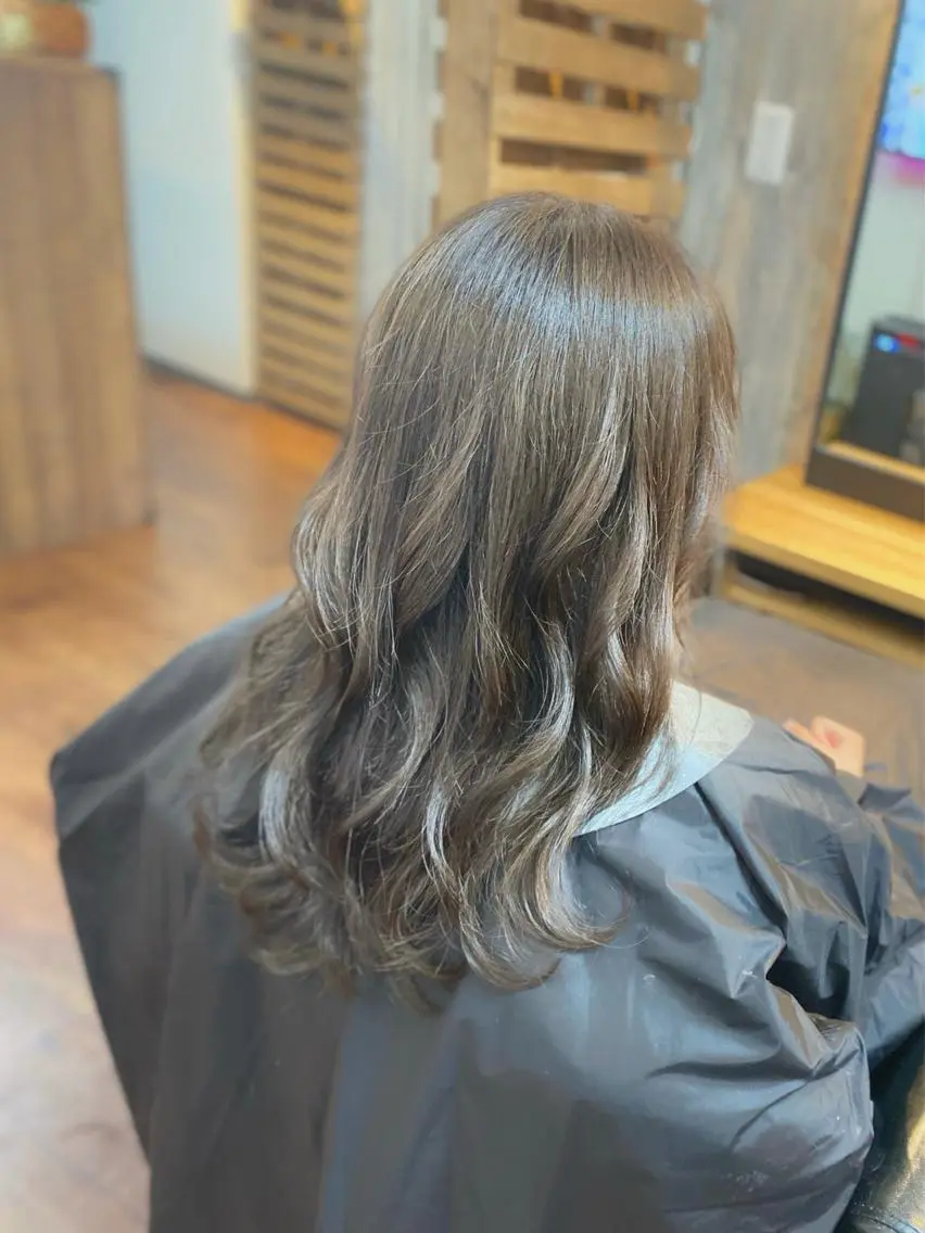 セミロング カラー 透明感カラー Luzir⭐︎ GEN⭐︎のヘアスタイル