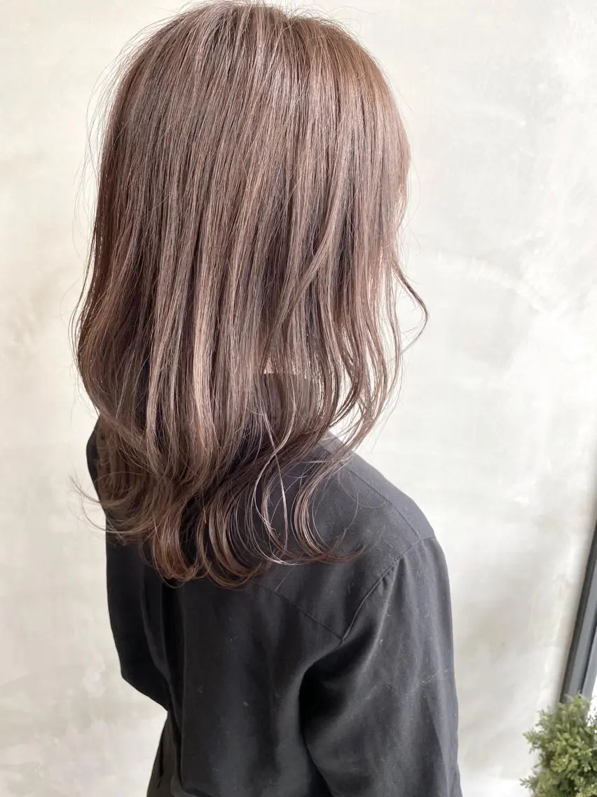 セミロング カラー ヘアアレンジ ネイル マツエク・マツパ アディクシーカラー ブリーチ 透明感カラー エドルカラー ハイライトカラー 夜23時まで予約🉑 reverieあきらのヘアスタイル