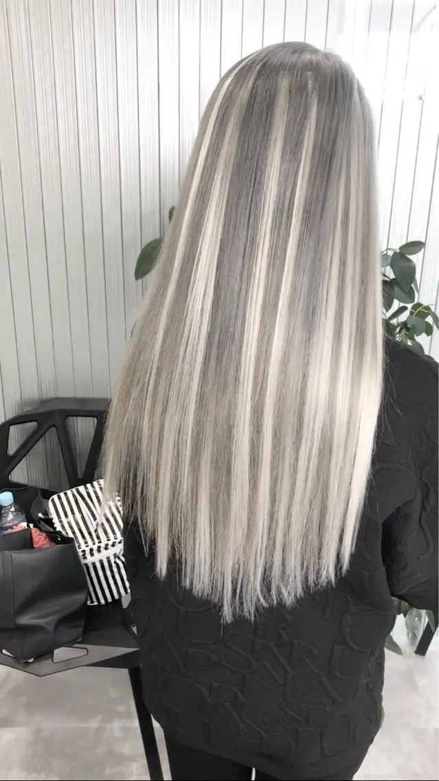 ロング カラー ヘアカラー エクステ LOOP hairのヘアスタイル