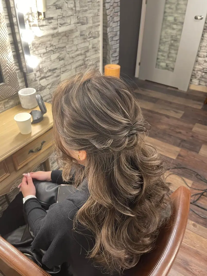 ロング ヘアアレンジ ハーフアップ hair make  Lucciのヘアスタイル