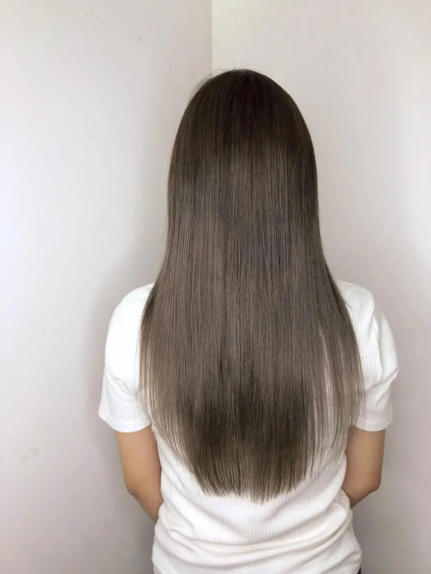 セミロング カラー アッシュ アッシュグレー アッシュグレージュ グレージュ カラーサロン ビスカリアのヘアスタイル
