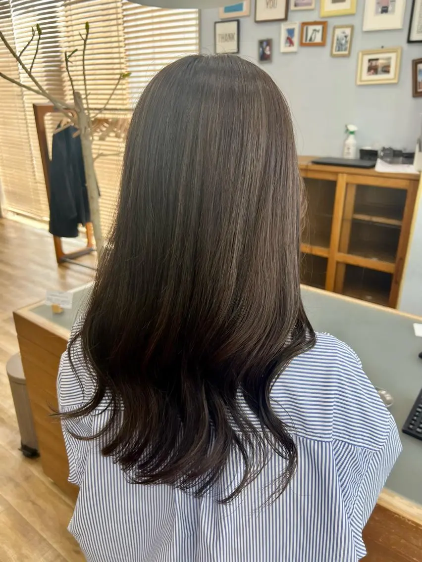 ロング カラー グレージュ ハイライトカラー ハイライト ヘアカラー 小池 楓のヘアスタイル