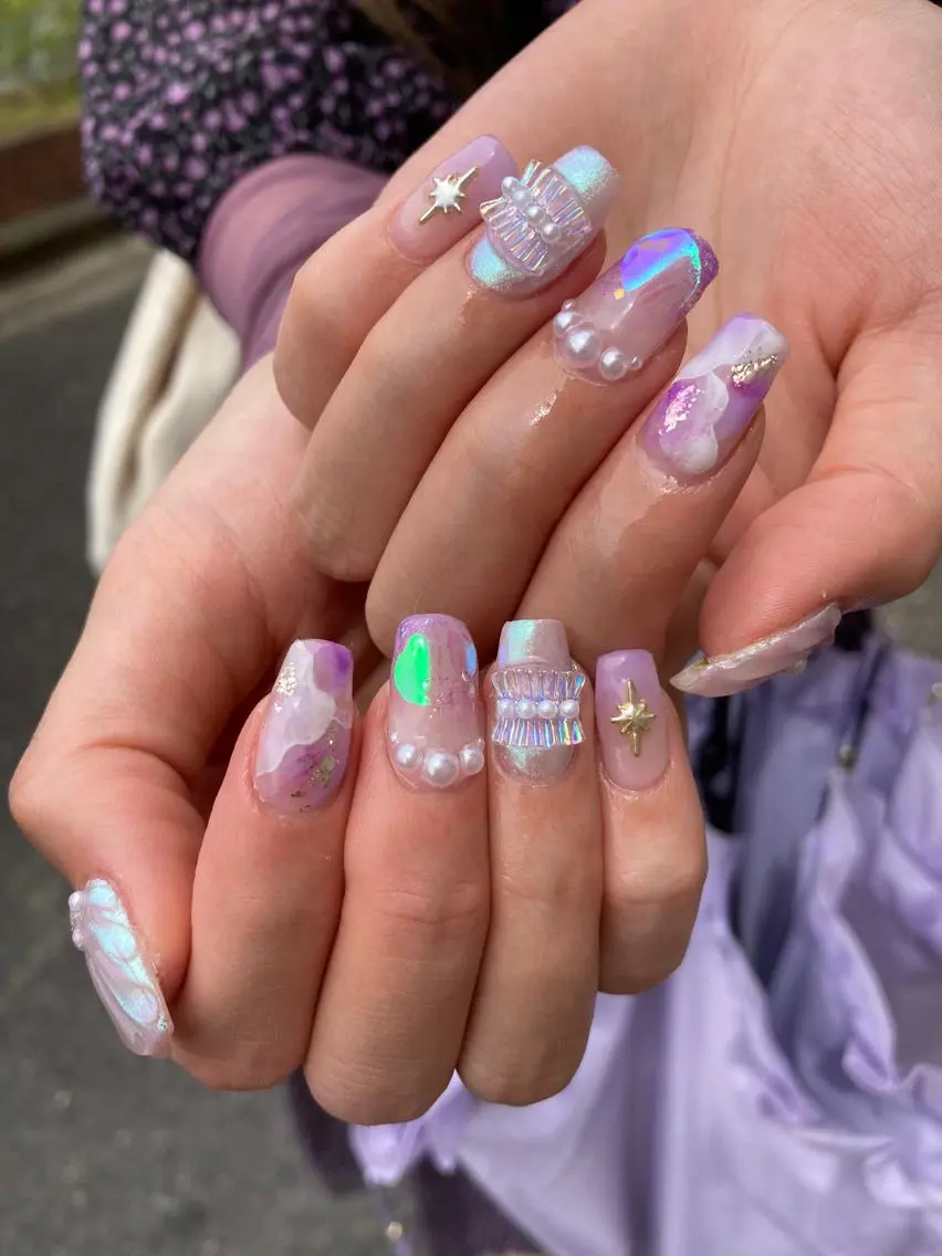 ミディアム ネイル ハンドネイル フットネイル ✴︎ Delightのネイルデザイン