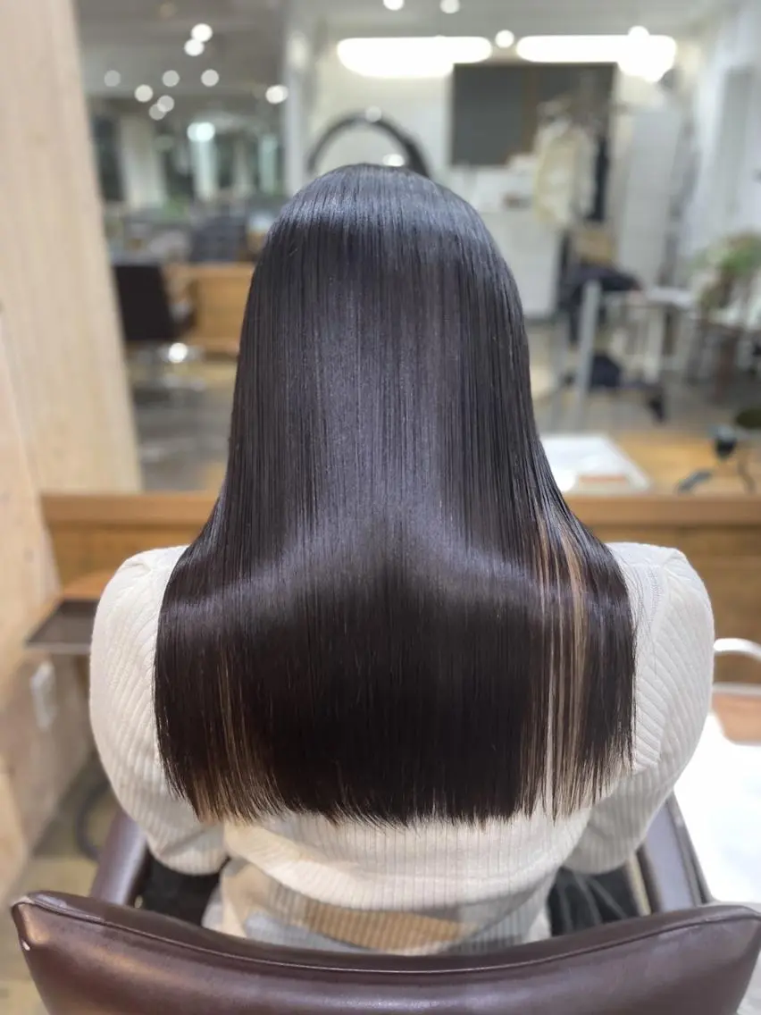 ロング ボブ くびれヘア 顔まわりレイヤー ハイライト 髪質改善 髪質改善✨艶髪✨ レイヤーカット 田畑のヘアスタイル