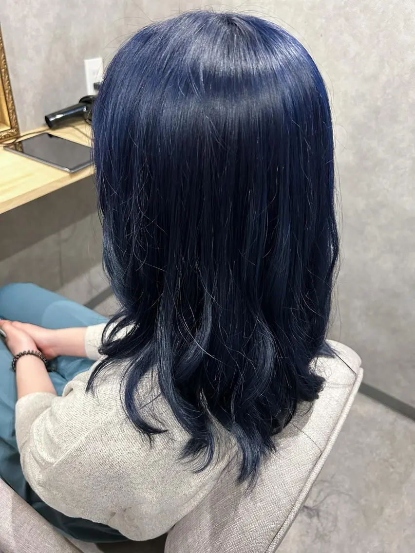 セミロング カラー ブルーカラー ネイビーカラー ヘアカラー トリートメント ミルクティー職人× HIROSEのヘアスタイル