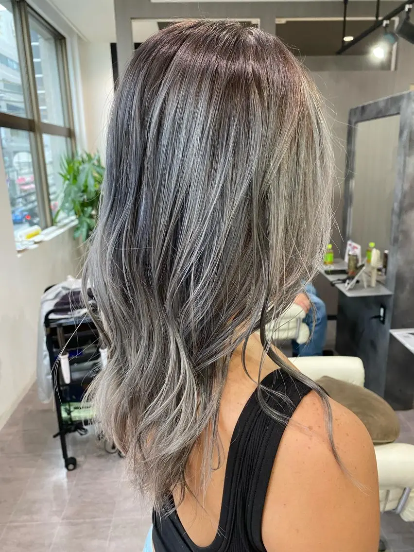 ロング カラー ハイライト&ブリーチ 💇🏼‍♀MAHOのヘアスタイル