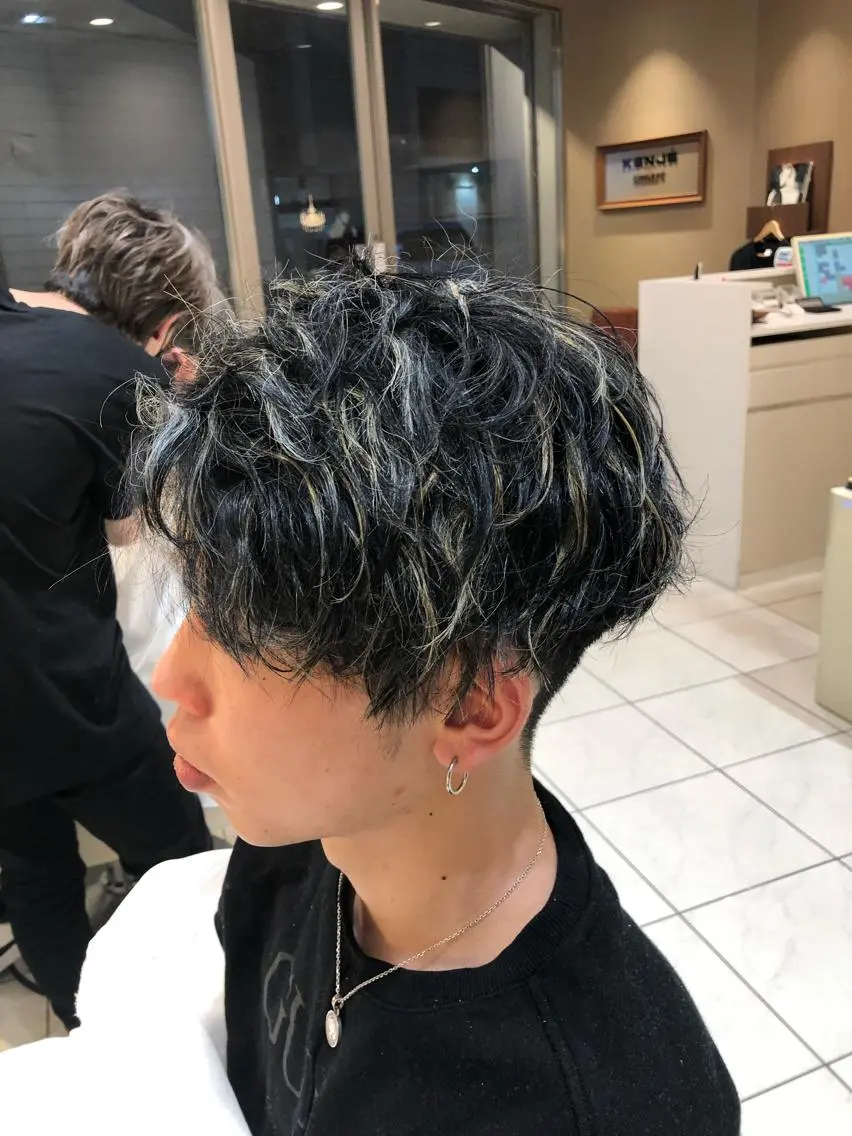 メンズ カット ヘアカラー 神田 澪史のヘアスタイル