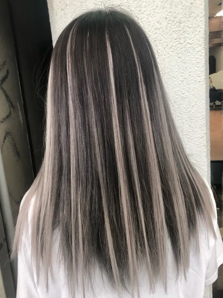 カラー 最高級エクステ /羽エクステ白石宇由のヘアスタイル