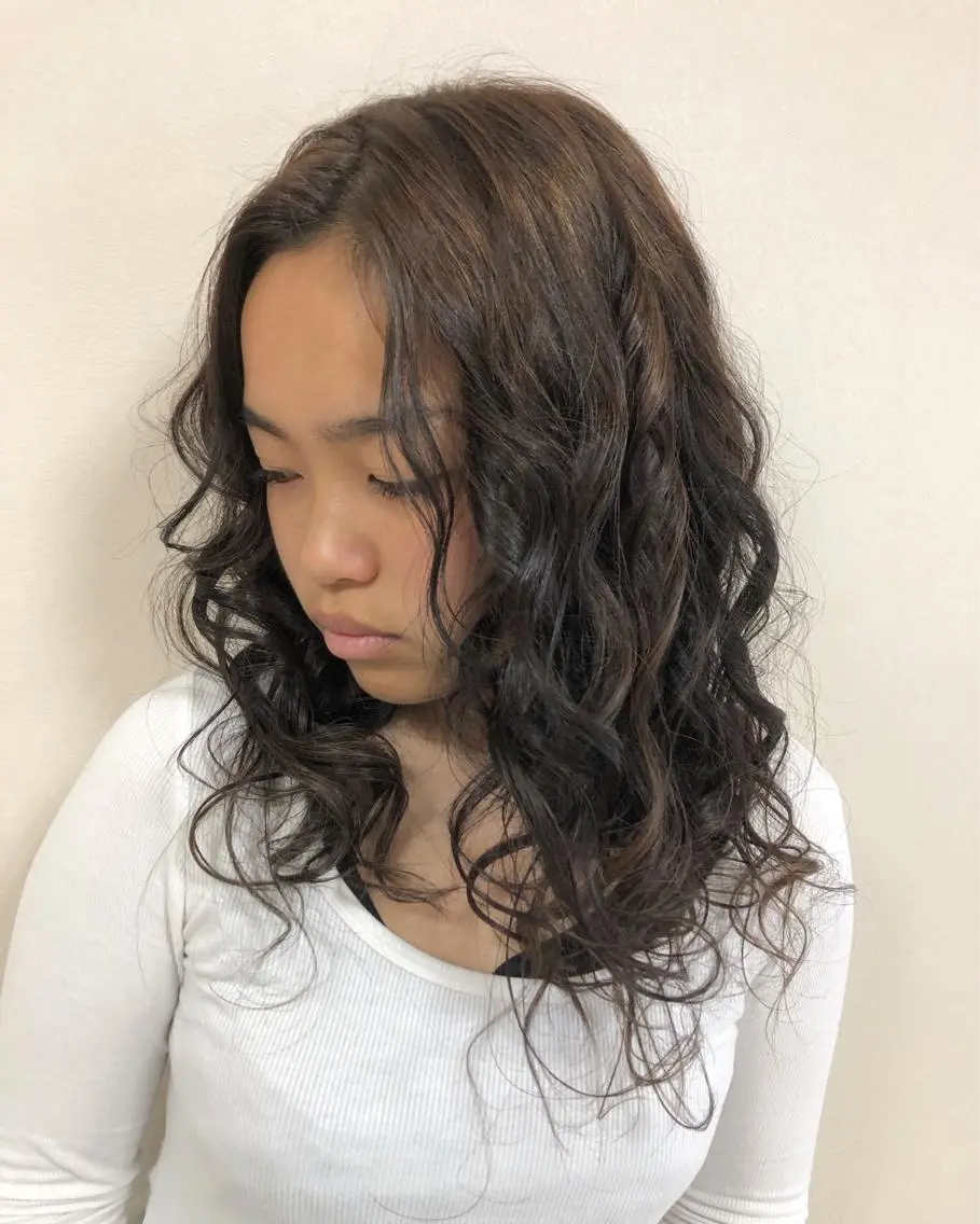 セミロング カラー パーマ ヘアアレンジ セミロングパーマ ハイライトカラー ハイライト スパイラルパーマ ツイストパーマ enurk店 🍋 M I K U  *のその他イメージ
