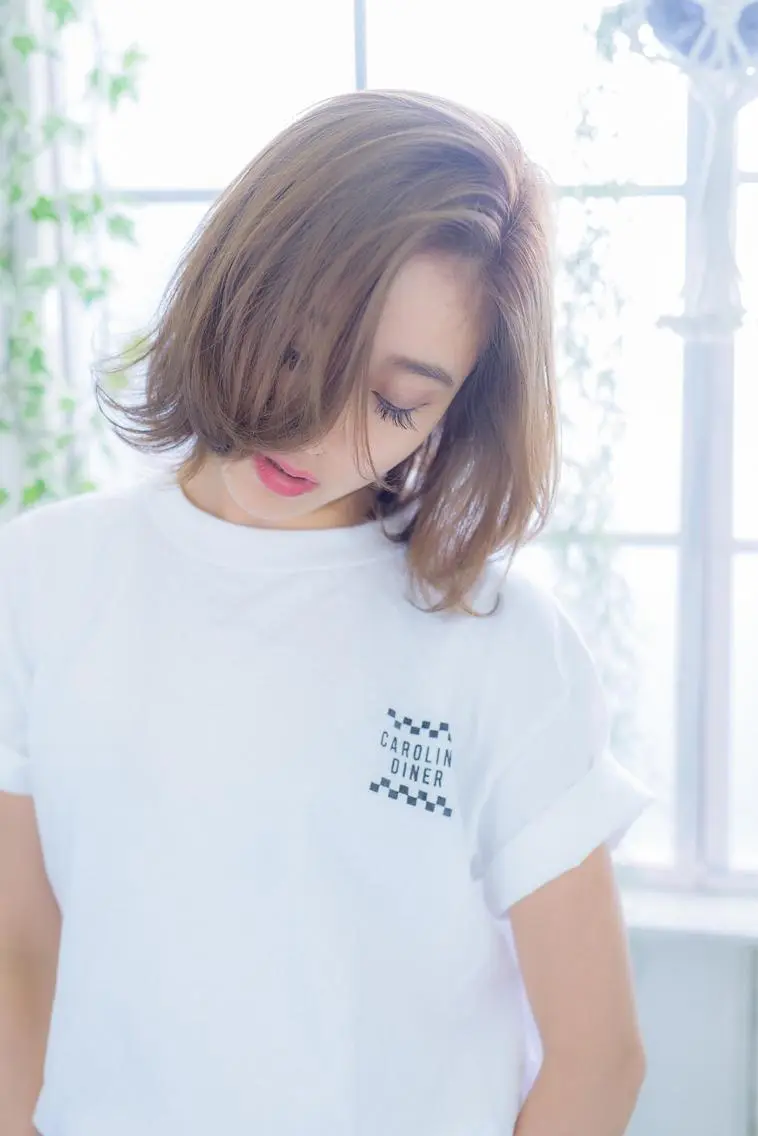 ミディアム カラー パーマ ヘアアレンジ アッシュ ベージュカラー 透明感カラー ボブ 外ハネヘア ✨ハイクオリティ✨ 山本香也のヘアスタイル