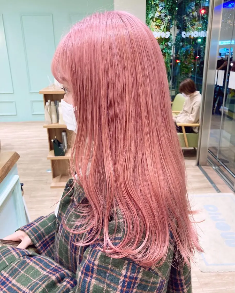 セミロング カラー ピンクカラー ヘアカラー トリートメント ケアブリーチ 坪井佑樹のヘアスタイル