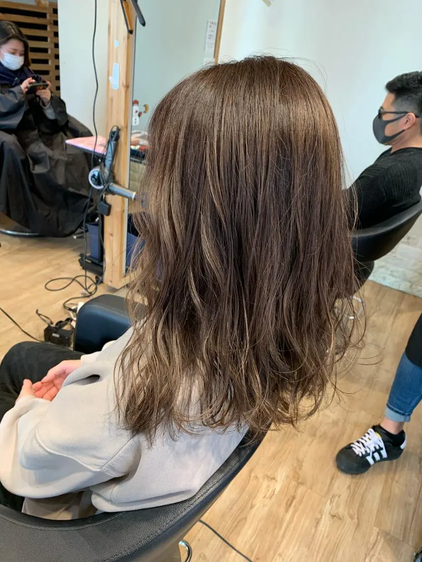 ミディアム カラー アッシュ ヘアカラー 大久保 隆蔵のヘアスタイル