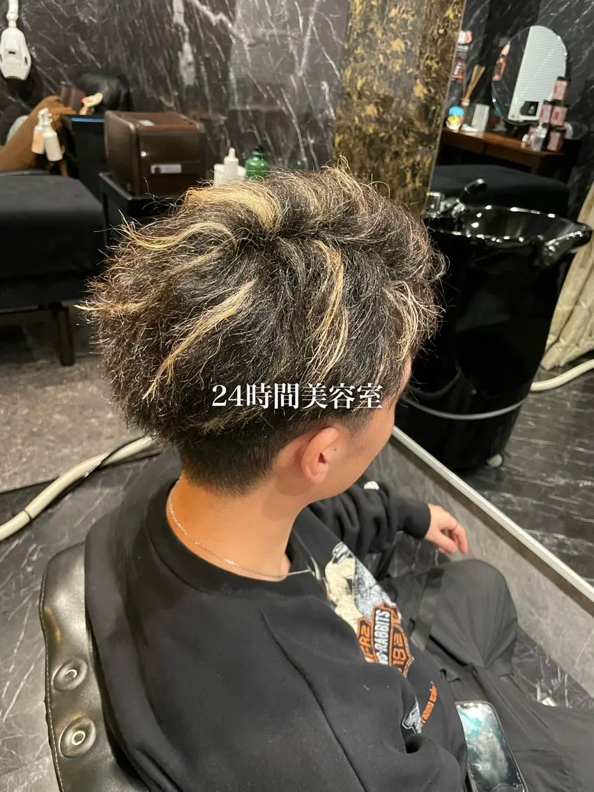 カラー メンズ メンズメッシュ メッシュ 深夜美容師 SHOEIのヘアスタイル