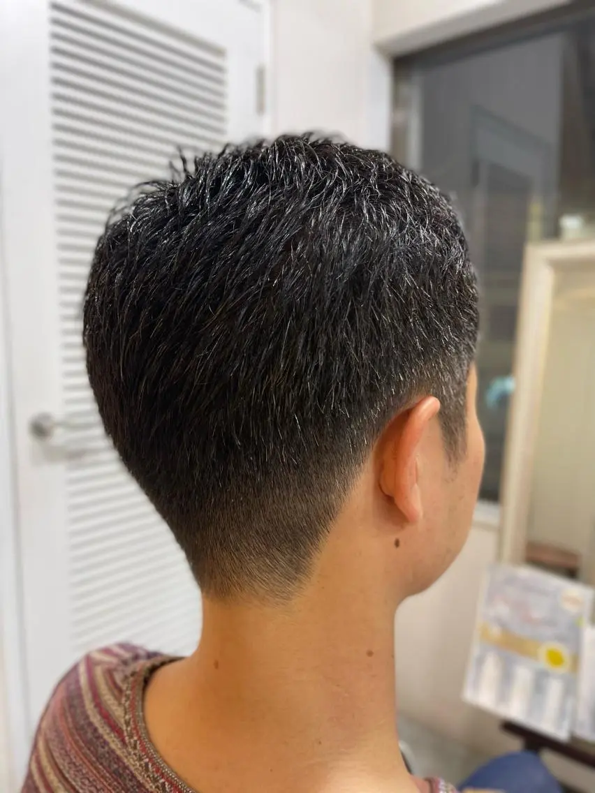ショート メンズ 刈り上げ ショートヘア 尾野 雅斗のヘアスタイル