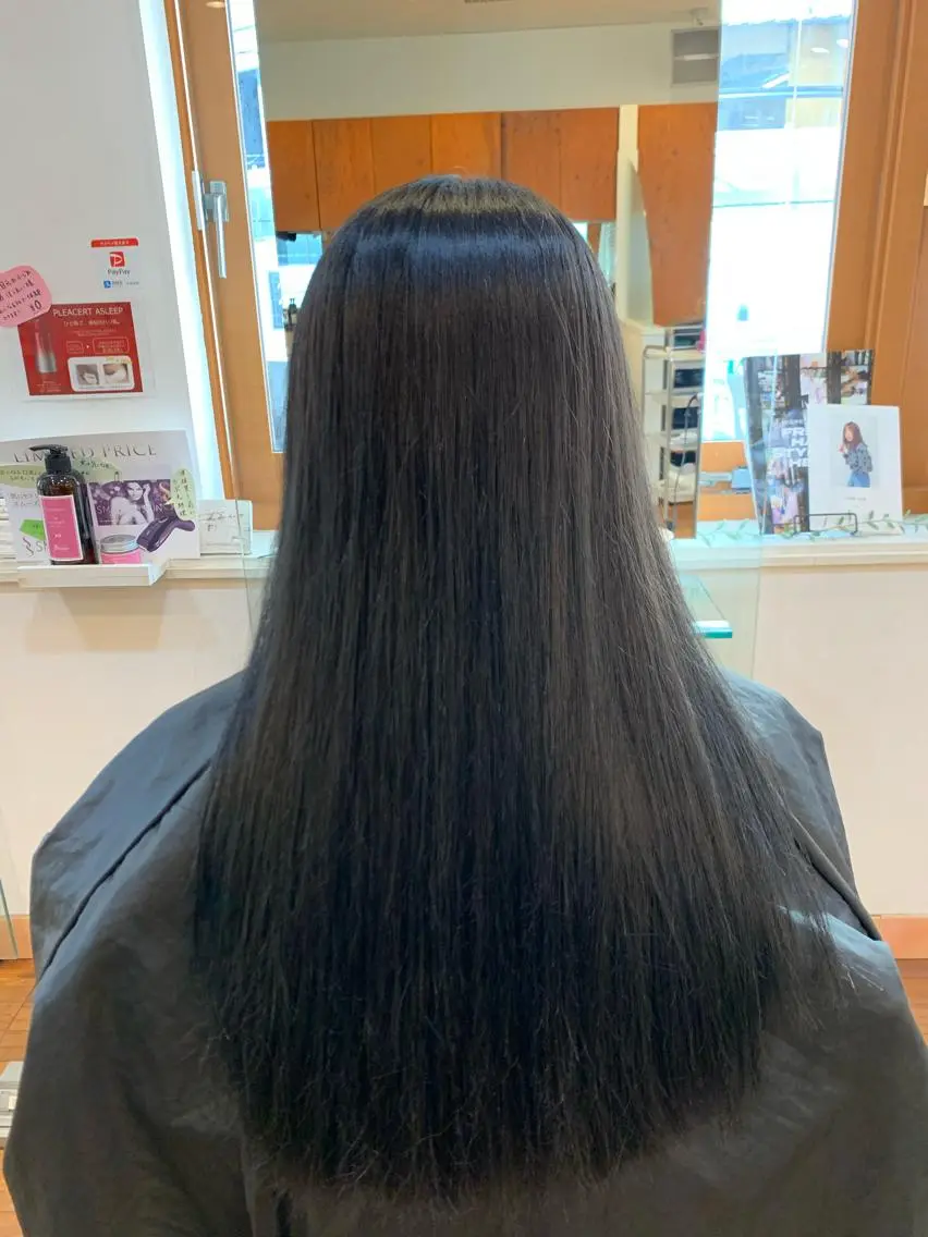 ロング カット 縮毛矯正 佐々木 芽衣のヘアスタイル