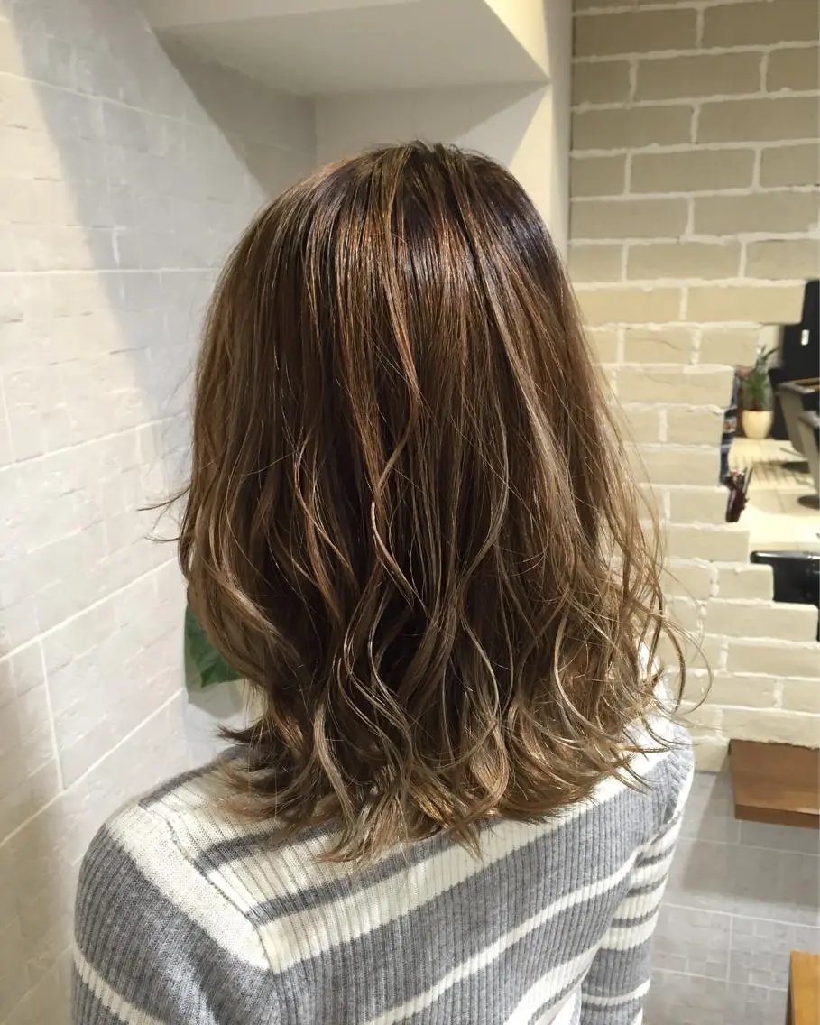 ミディアム カラー ダブルカラー イルミナカラー ブリーチ特化 梅田本多翔のヘアスタイル