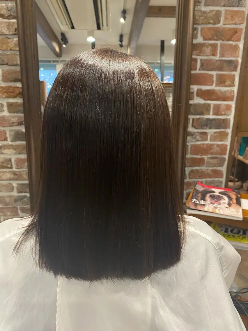 ミディアム カラー 沖田 舞衣のヘアスタイル