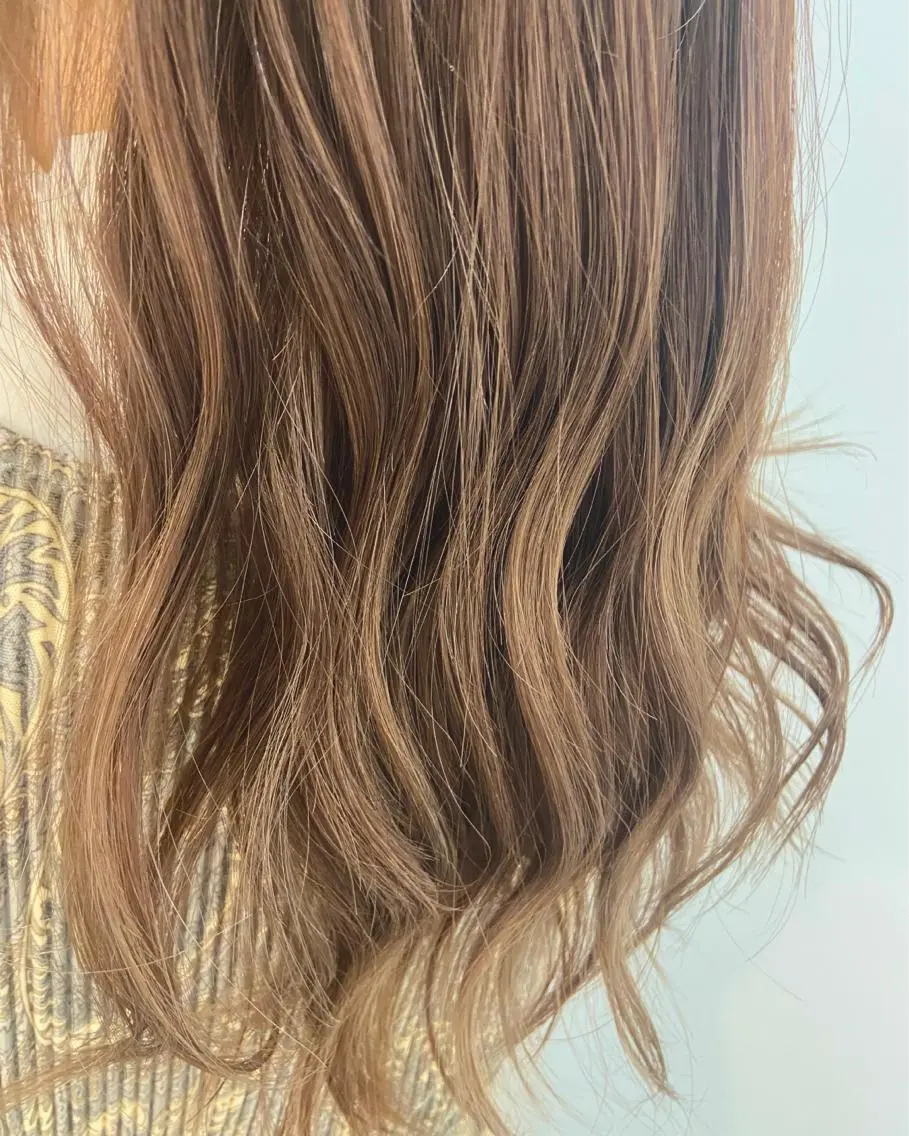 セミロング カラー ベージュカラー ヘアカラー トリートメント natsumi / N°ariaのヘアスタイル