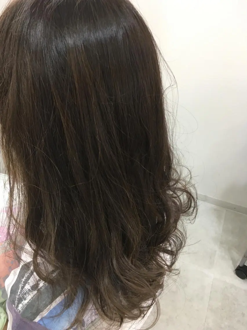 セミロング ロング カラー 髪質改善 中川 翔のヘアスタイル