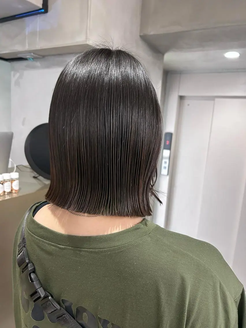 ミディアム 原田 朱里のヘアスタイル