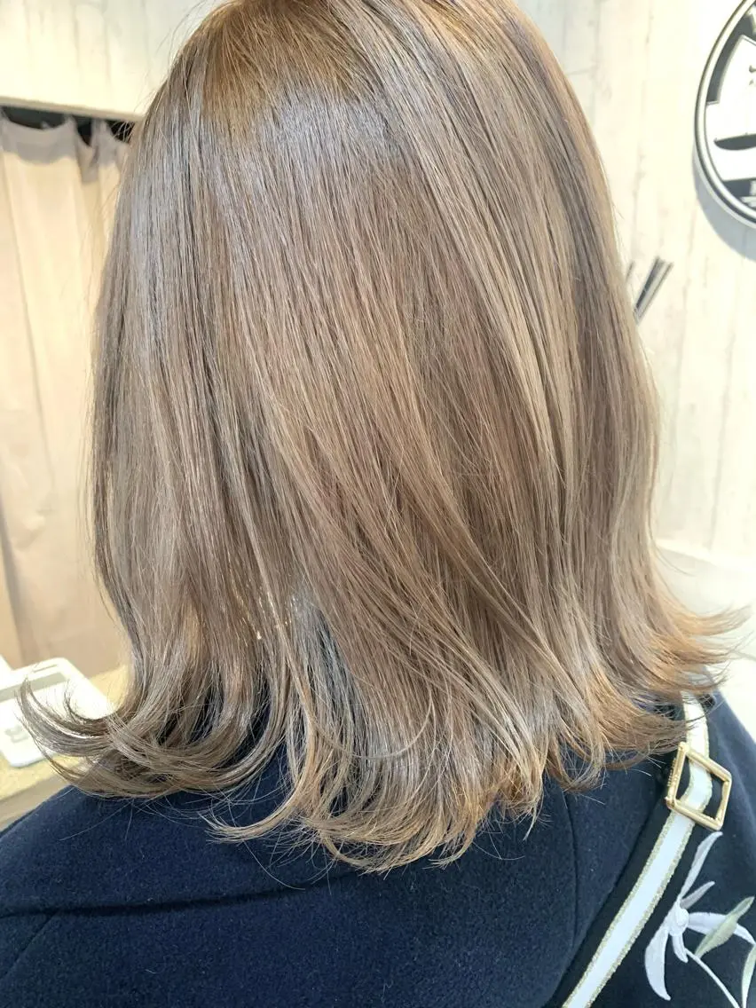 ミディアム カラー 初めてでも失敗しない 透明感カラー Miiのヘアスタイル