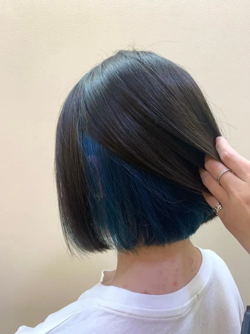 ショート カラー 黒髪 ブルーカラー シルバー 板倉 花連 💌リピーター様へ↓のヘアスタイル