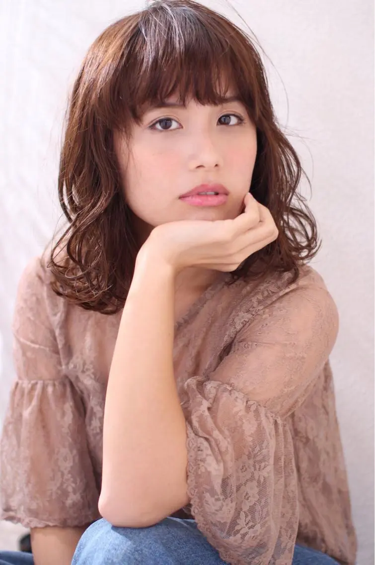 ミディアム セミロング カラー パーマ 鎌倉 彩のヘアスタイル
