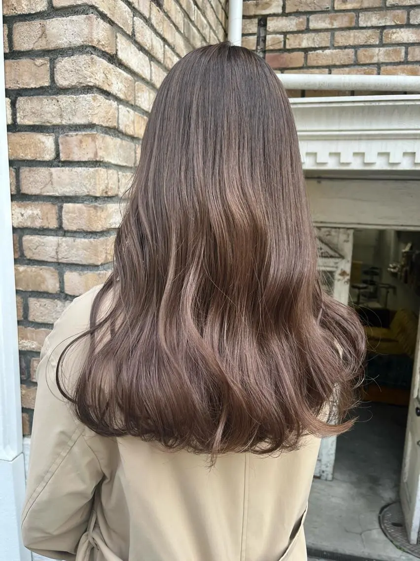 ロング カラー ヘアアレンジ ベージュカラー ダブルカラー グレージュ ラベンダーカラー ラベンダーベージュ カット ヘアカラー トリートメント レイヤー/グレージュ 🤍奥開梨恵のヘアスタイル