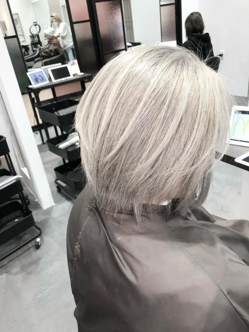 ショート カラー LOOP hairのヘアスタイル