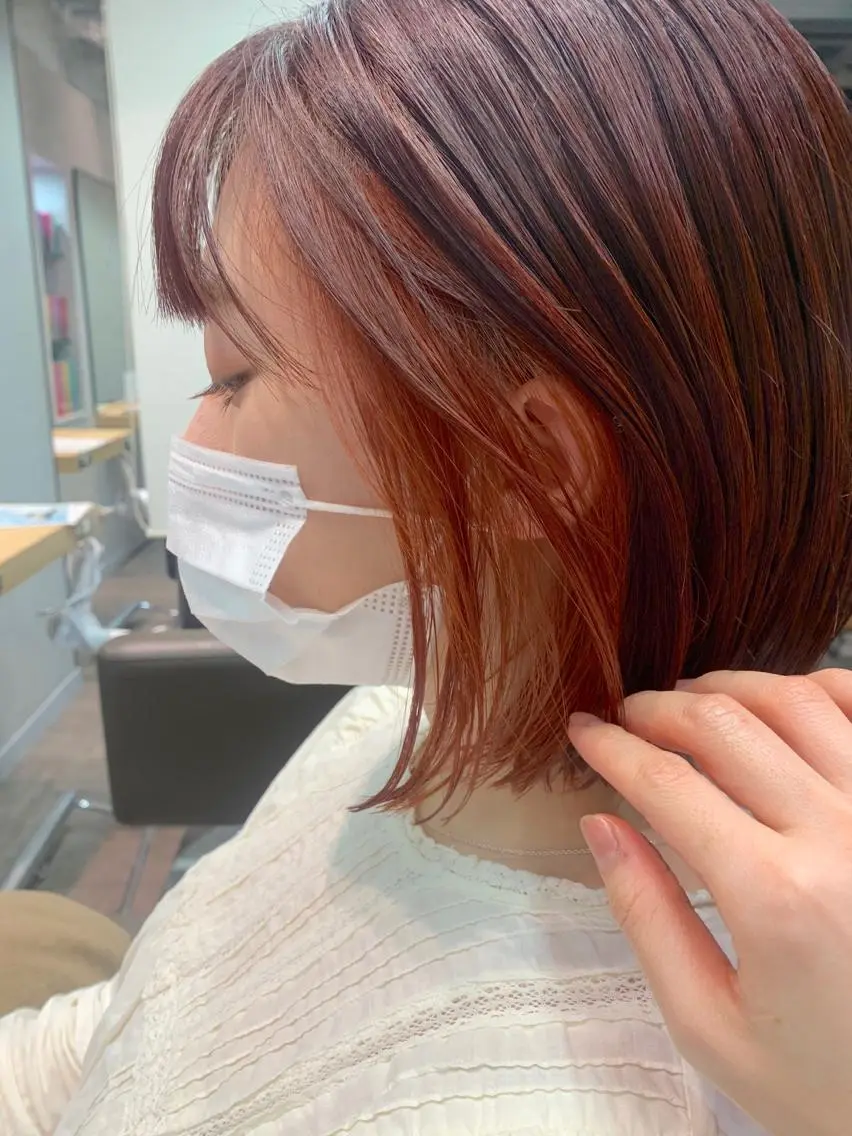 ショート カラー ヘアアレンジ 切りっぱなしボブ ショートボブ ブラウンカラー イヤリングカラー インナーカラー サナ🌱 切りっぱなしボブのヘアスタイル