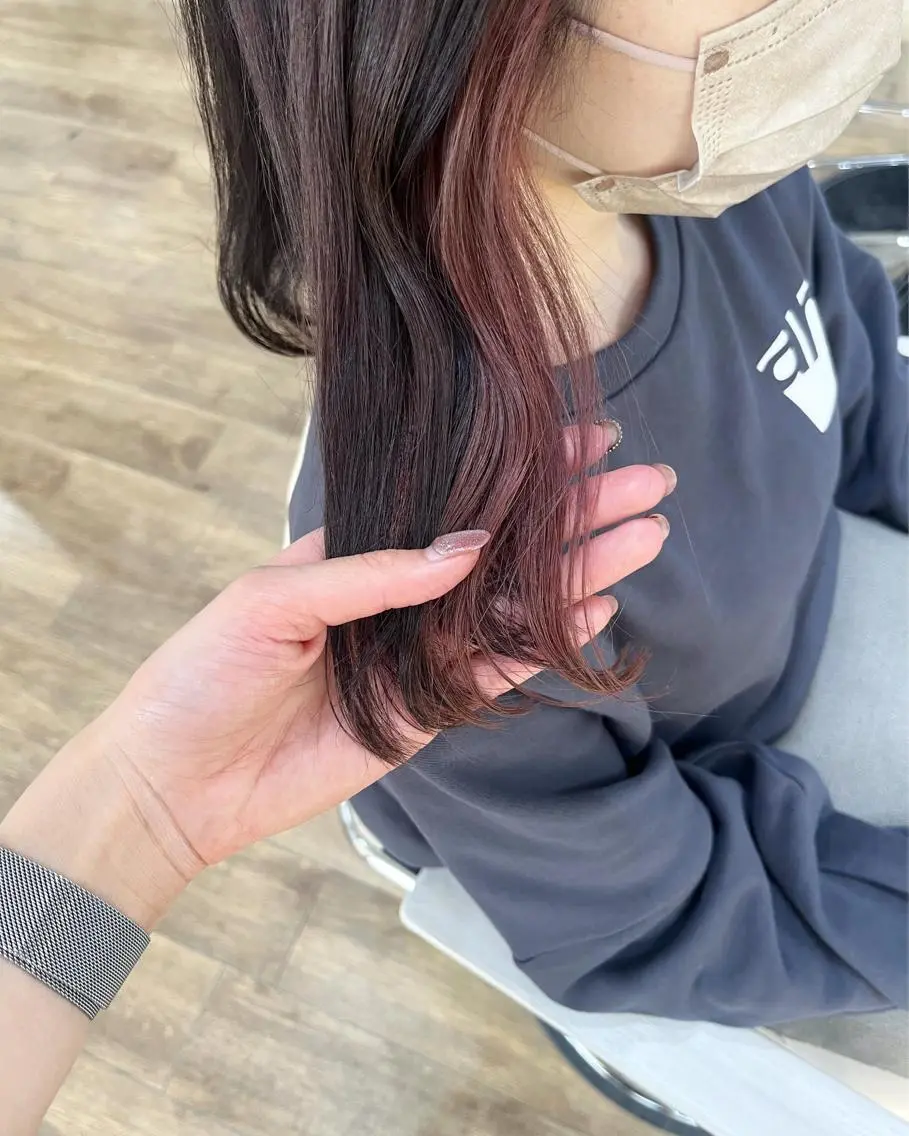 ミディアム カラー ネイル インナーカラー 春ネイル 𝗺𝗶𝗸𝘂♡ 似合わせ🎀のヘアスタイル