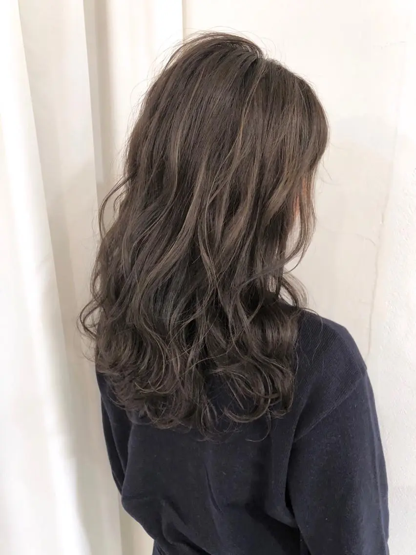 セミロング カラー パーマ ヘアアレンジ ベージュカラー ハイライトカラー ハイライト 境 健助のヘアスタイル