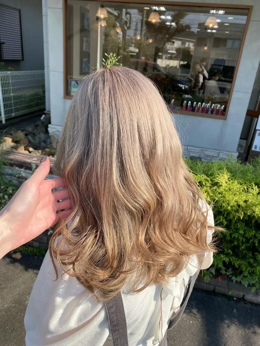 カラー SALOWIN栄 高須大貴のヘアスタイル