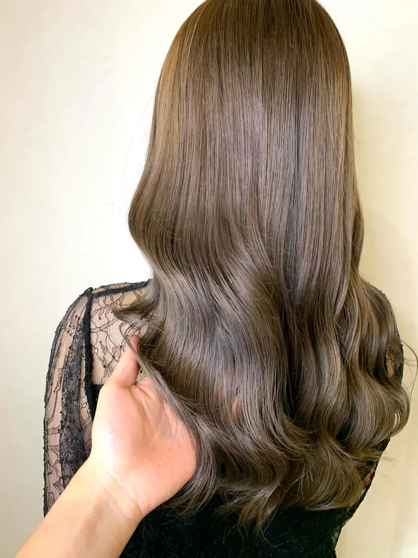 セミロング カラー ベージュカラー 黒髪 ブリーチ ブルーカラー ブルーブラック カット ヘアカラー トリートメント オリーブカラー 特化 kaiのヘアスタイル