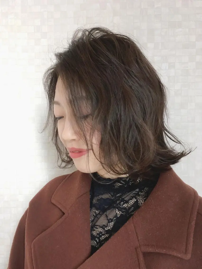 ミディアム カラー ヘアアレンジ 栗林 実莉のネイルデザイン