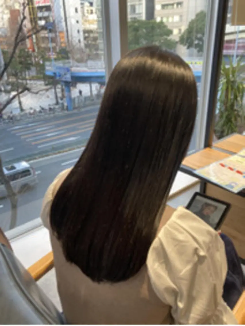 ミディアム カラー パーマ ヘアアレンジ ミディアムパーマ アディクシーカラー ベージュカラー ブリーチ ケアカラー カット ヘアカラー トリートメント ヘアケア特化型サロン newi 梅田のヘアスタイル