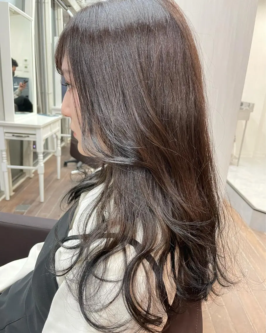 セミロング カット ヘアカラー WEG 難波のヘアスタイル