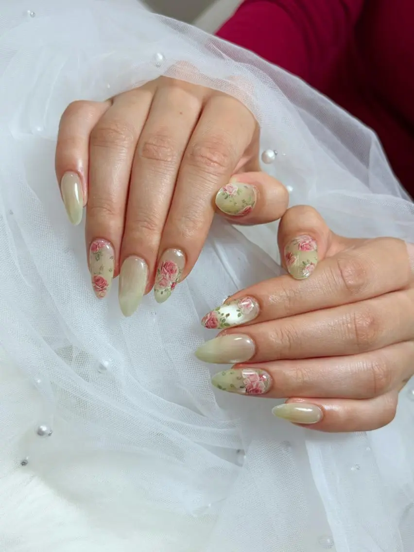 ネイル 韓国ネイル マグネットネイル 持ち込み ニュアンスネイル シンプルネイル ハンドネイル Huyn Nail Shinjyukuのネイルデザイン