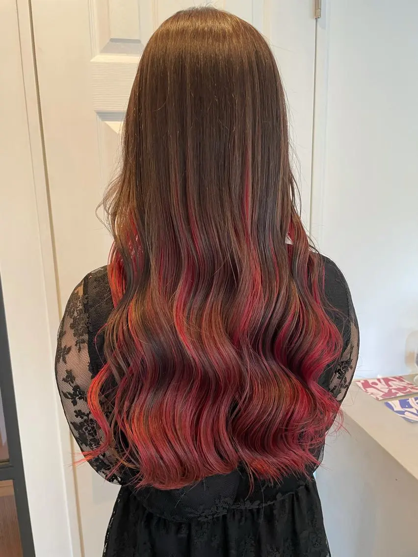 セミロング カラー ヘアアレンジ インナーカラー REONA🪽✨薬院 レイヤーカット🫧のヘアスタイル
