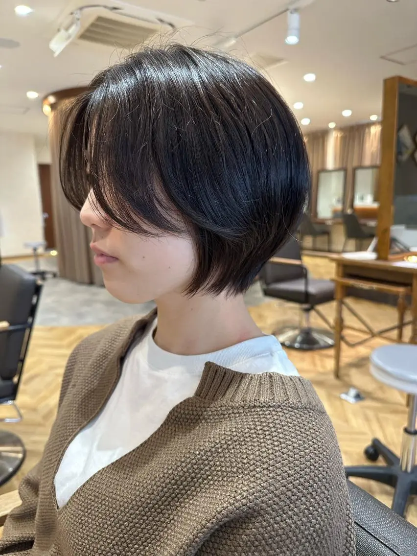 ショート ボブ ショートヘア 小顔カット かえ🩶韓国ボブ🎀 透明感カラー🥣のヘアスタイル