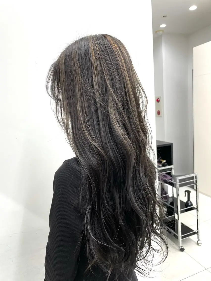 セミロング カラー ヘアアレンジ ハイライトカラー ハイライト 🦄インナーカラー 🦄貫井彩花のヘアスタイル