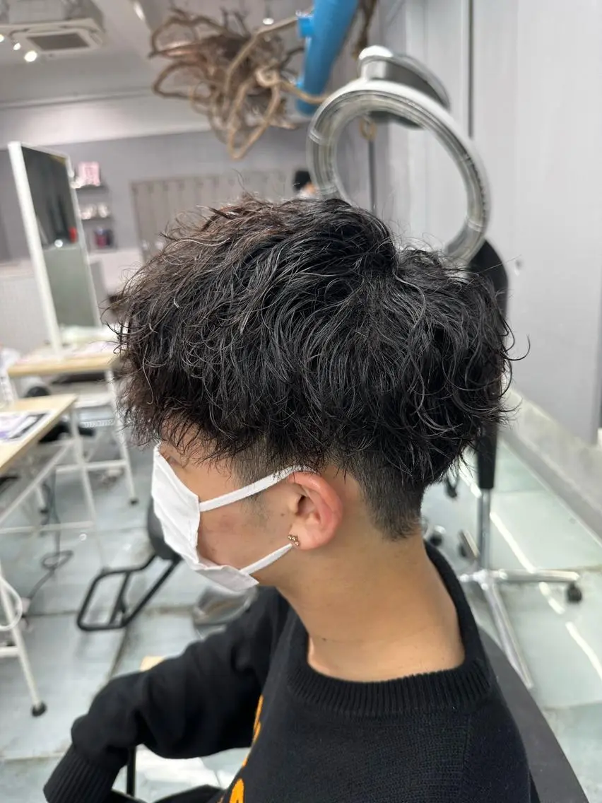 カラー パーマ メンズ 松戸レイヤーカット 塚原悠斗のヘアスタイル