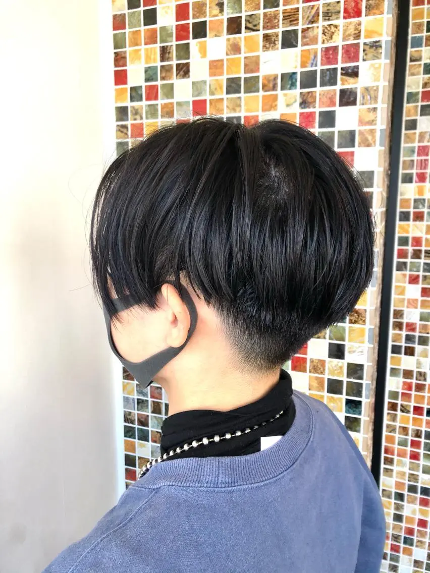 ショート 岩谷 愛依のヘアスタイル